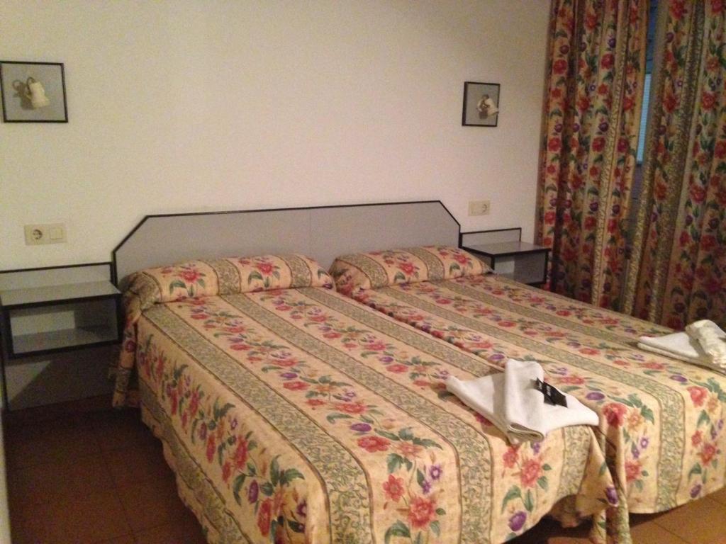 Motel La Entrada Riudarenes Room photo